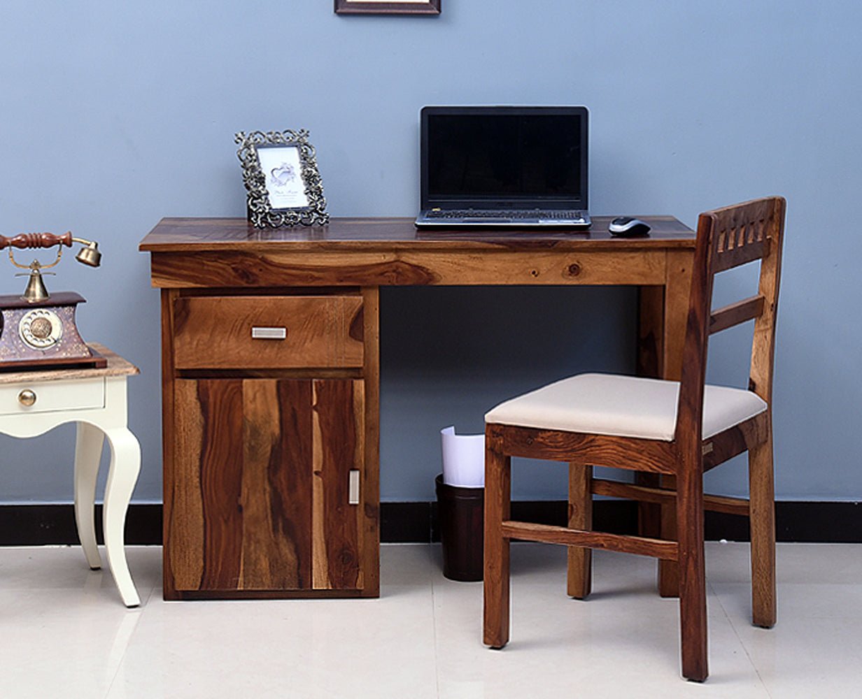 Laptop desk with online chair